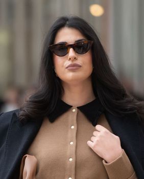 Šetnja Zadrom u mini suknji i visokim čizmama