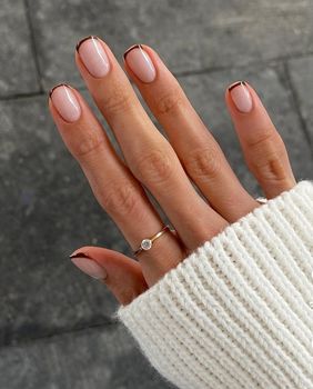 Mini french manikura