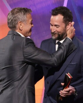 George Clooney i Noah Wyle na dodjeli nagrara organizacije AARP