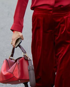 Među modelima koji će se nositi su i hlače od baršuna