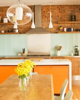 U trendu su kuhinje koje izgledaju toplo i obiteljski