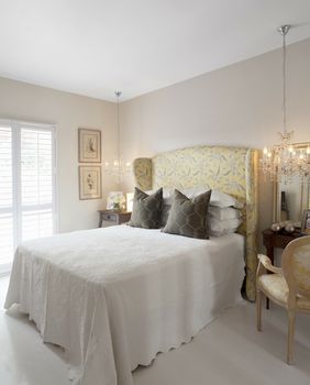 Krevet s visokim uzglavljem - 18