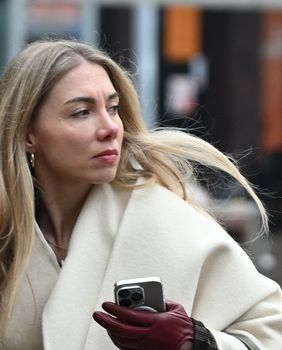 Lijepa dama prošetala je Zagrebom u odličnoj kombinaciji