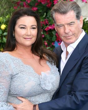 Keely Shaye Smith i Pierce Brosnan - 2