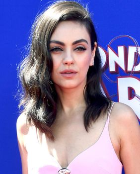 Neke slavne žene imaju dvije različite boje očiju