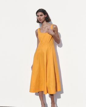 Haljina je na sniženju i košta 25,99 eura.