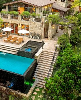 Bazen u bivšoj rezidenciji Jennifer Lopez