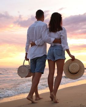 Ljubavni par na plaži