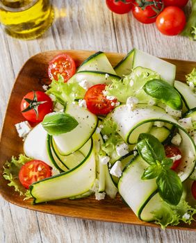 Lagana salata savršen je obrok ljeti