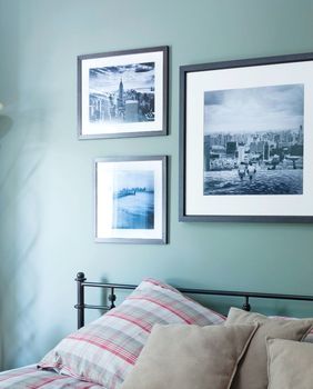 Napravite malu zidnu galeriju s najdražim fotografijama s putovanja