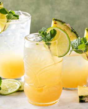 Kotkel s džinom i mentom