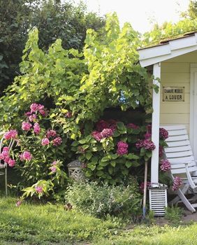 Ljetna vrtna kućica