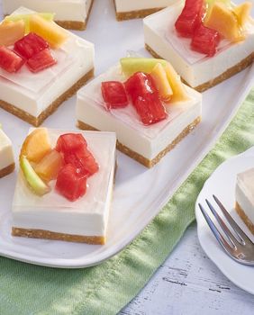 Cheesecake s lubenicom i dinjom