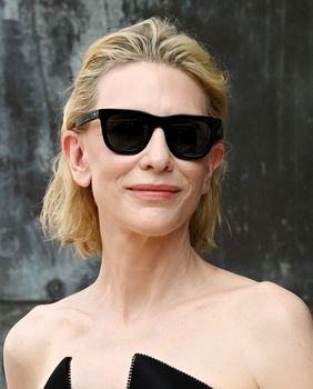 Cate Blanchett na reviji Giorgija Armanija - 1