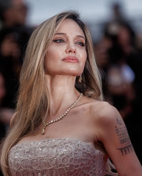 Angelina Jolie rođena je u horoskopskom znaku blizanca