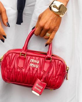 Bijele suknje su omiljene u ljetnim mjesecima