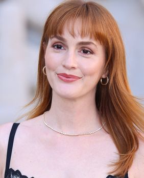 Zlatna marelica boja je za kosu koja je stvorena za ljeto