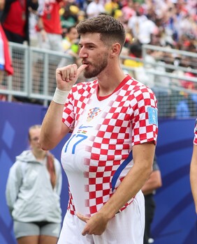 Proslava gola Petra Sučića