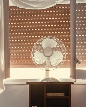 Soba s ventilatorom