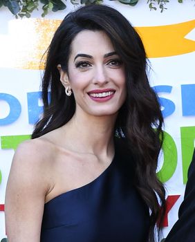 Amal Clooney u \'lažnoj\' haljini na dobrotvornom događanju u Edinburghu - 1