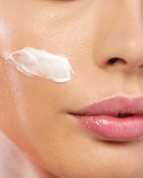 Hidracija je važan korak u njezi kože