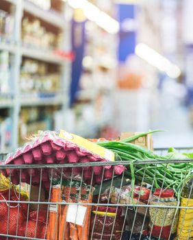 Pitati ili ne pitati da nas puste ispred sebe, vječna je dvojba