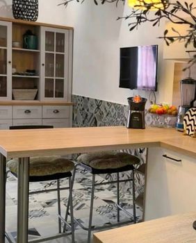 Prekrasno preuređena 80 godina stara kuća u Puli - 19