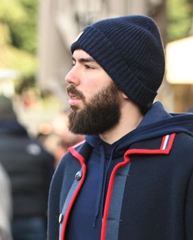 Mladić sa zagrebačke špice u šokačkoj jakni