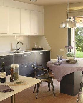 Kuća s kuhinjom koja ima predivan izlaz u dvorište - 8