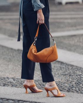 Hlače na crtu uvijek volimo imati u ormaru