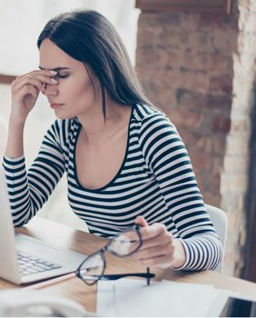 Oko 80 posto ljudi koji provode više od tri sata dnevno pred računalom misli da im to stvara probleme