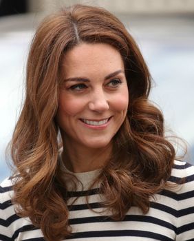 Catherine Middleton u kultnoj majici - 6