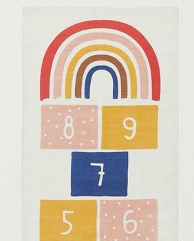 Tepih iz H&M-a na kojem se može igrati školica - 2