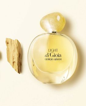 Novi Armanijev parfem 'Light di Gioia'