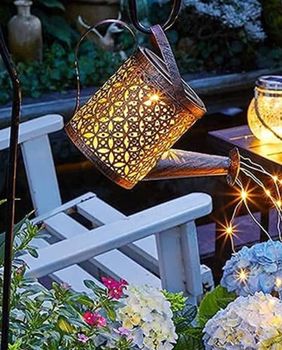 Lampa u obliku kante za zalijevanje