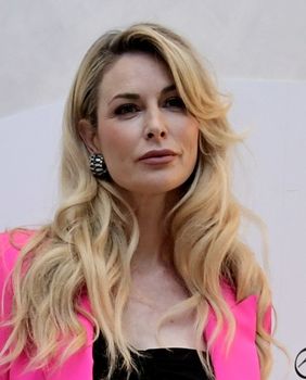 Iris Livaja u poderanim trapericama i tenisicama modne kuće Celine - 6