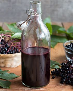 Sirup od bobica bazge