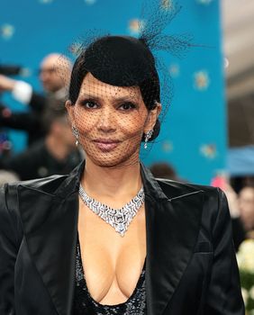 Halle Berry na Met Gali - 3