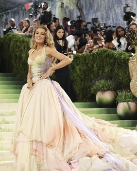 Blake Lively na Met Gali 2026. - 2