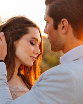 Close,Up,Portrait,Of,A,Beautiful,Married,Couple,At,The