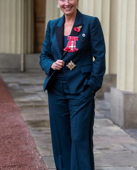 Emma Thompson odlučila se za kombinaciju koja je desetljećima daleko od tradicije