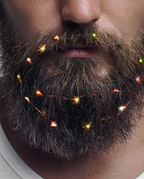 Ovu blagdansku sezonu bradu možete ukrasiti lampicama