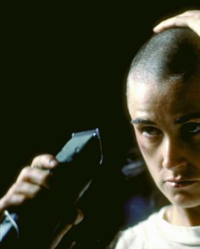 Demi Moore u sceni iz filma G.I. Jane