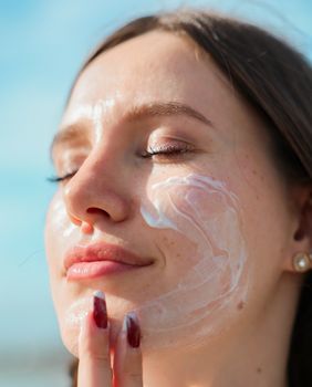 Zvijezda dermokozmetike: Zašto je DNK lososa postao najpoželjniji sastojak u skincare svijetu