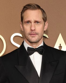 Alexander Skarsgård na Governors Awards 2025.