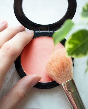 Rumenilo je mnogima bitan dio make-up rutine