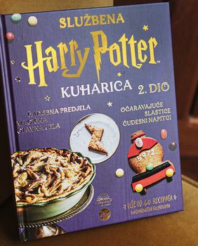Kuharica sadržava recepte za 12 predjela, 16 glavnih jela, 10 slastica i pet napitaka - 3