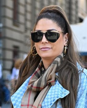 Zgodna dama na zagrebačkoj špici u papučama Funkette