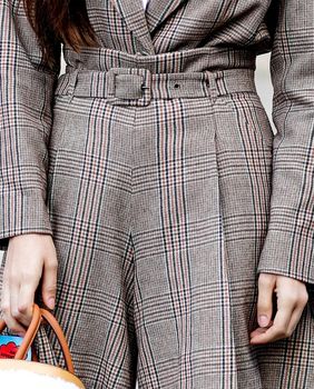 Bermude širokih nogavica su odličan dodatak jesenskoj garderobi