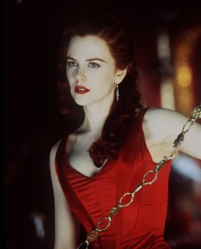 Nicole Kidman kao Satine u nezaboravnoj crvenoj satenskoj haljini u filmu 'Moulin Rouge!' - 4